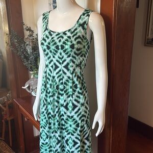 NWT jones NY size small Green Patterned Sleeveless Dress